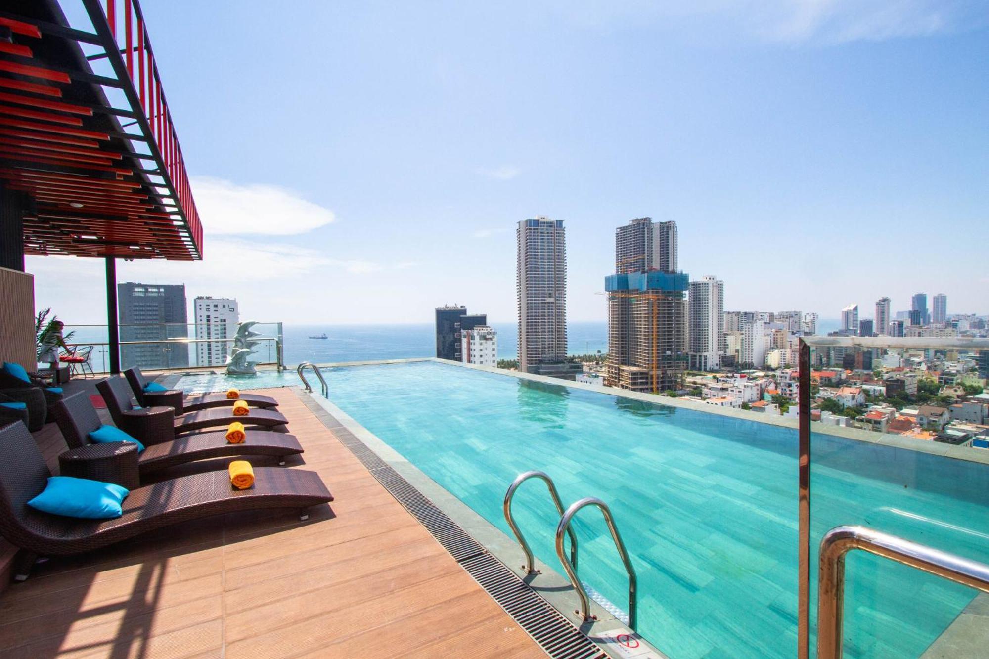 Cordial Hotel Da Nang Esterno foto
