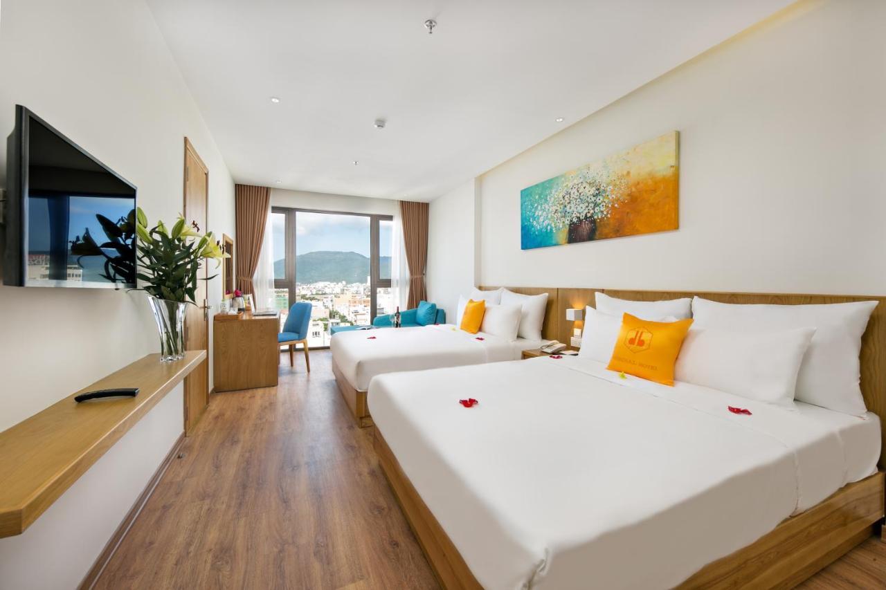 Cordial Hotel Da Nang Esterno foto